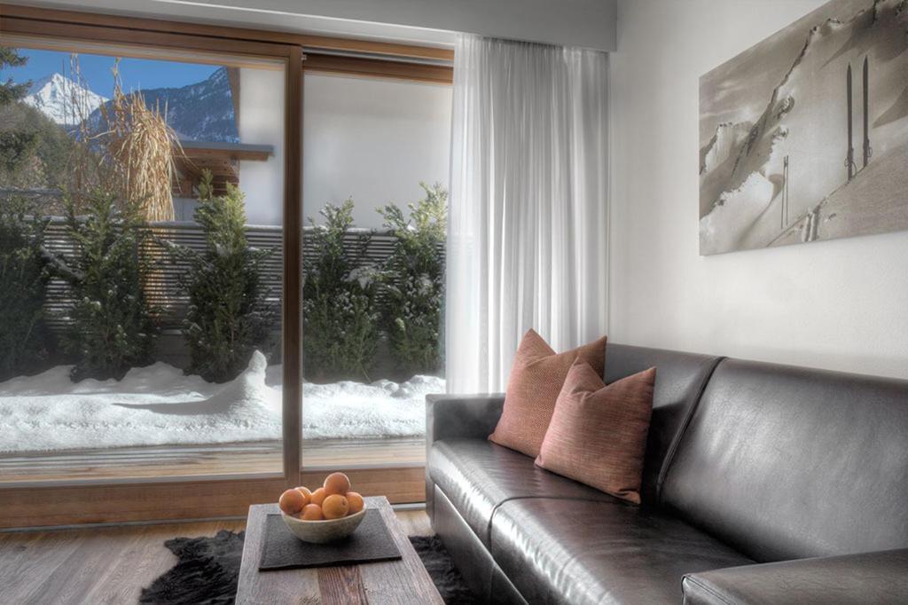 Two-Bedroom Apartment,416884761:JPEG